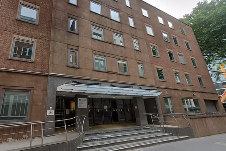 Un inmigrante pedófilo que abusó sexualmente de una niña de 5 años gana la apelación contra su deportación porque según el juez fue un «error honesto»