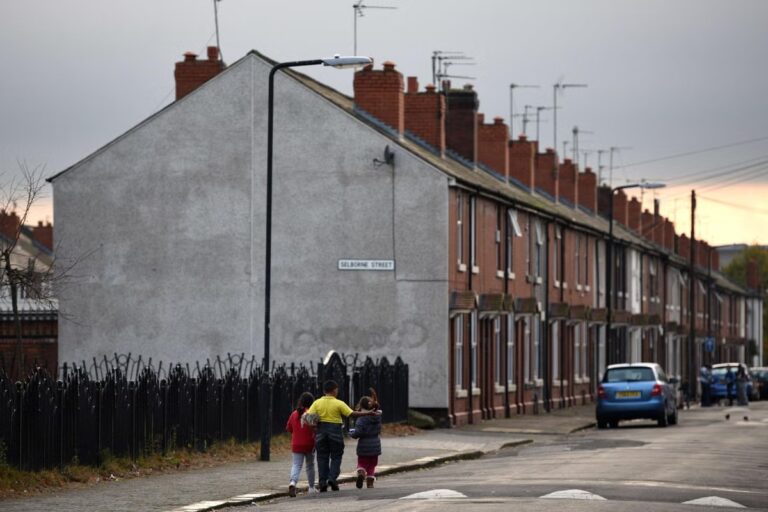 Una investigación sobre las bandas de explotación sexual infantil en el Reino Unido examinará si la etnia, la cultura y la religión influyeron en los delitos