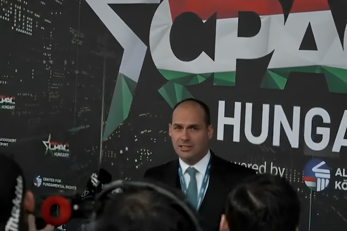 Eduardo Bolsonaro denuncia elecciones «oscuras» en Brasil y apunta a la censura y la influencia de USAID