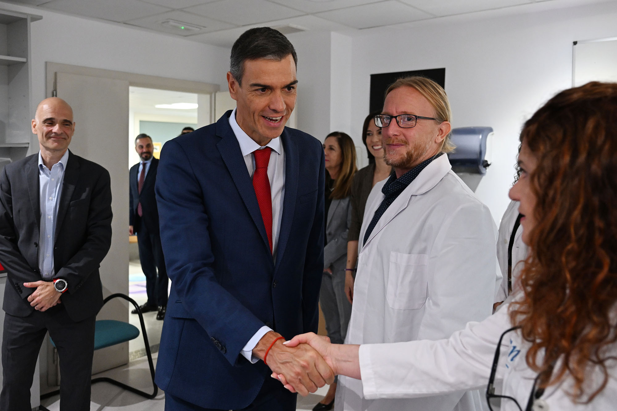 El Gobierno de Pedro Sánchez se niega a financiar un medicamento que ralentiza la progresión del Alzheimer por «racionalizar el gasto público»