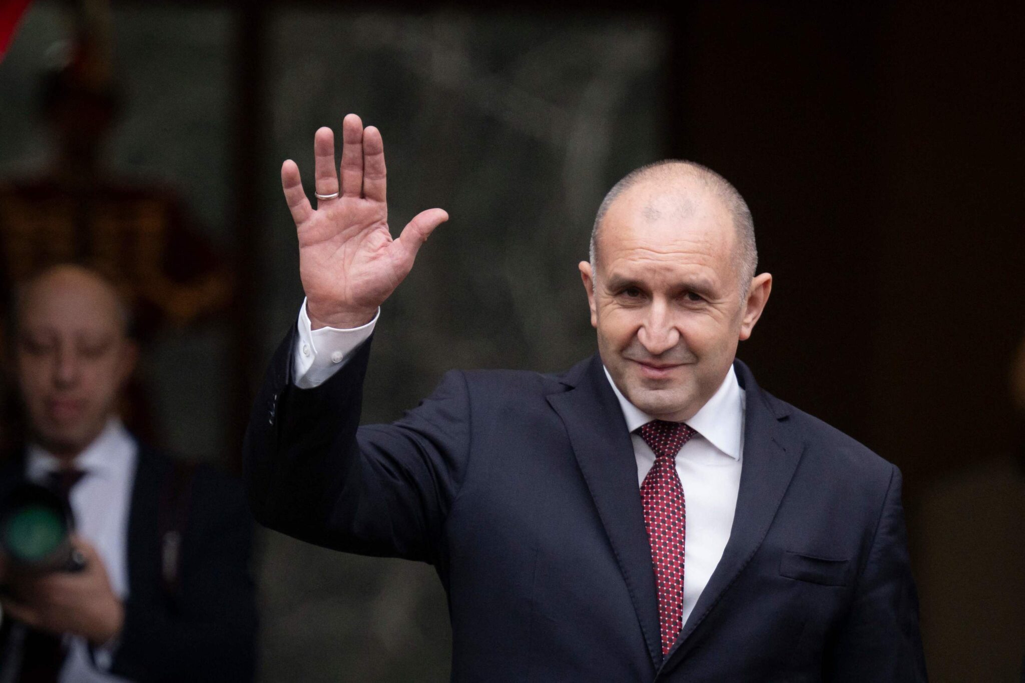 El exgeneral patriota admirador de Orbán que se opone a la inmigración masiva, Rumen Radev, gana las elecciones legislativas en Bulgaria