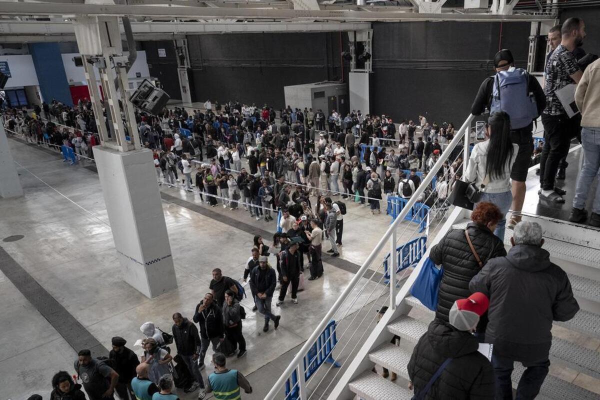 Un medio vinculado a los servicios secretos franceses desvela que, según la policía española, la cifra de regularizaciones alcanzará el millón