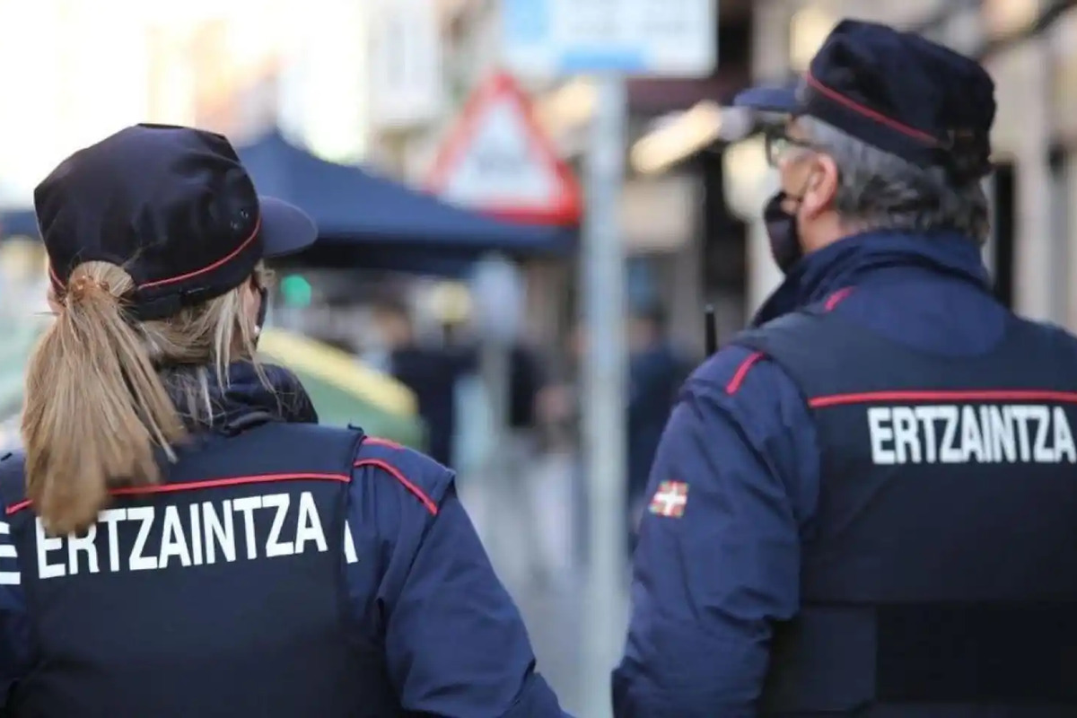 Detenidos cuatro hombres en San Sebastián, entre ellos un magrebí y un sudamericano, por secuestrar y golpear a un joven tras un robo