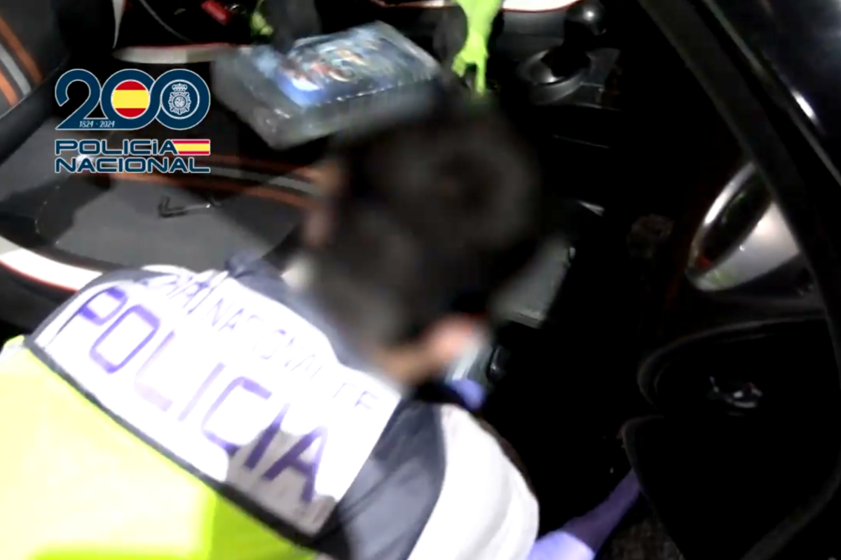 Nueve miembros de una red de narcotráfico que operaba en Murcia, Andalucía y Madrid son detenidos con kilos de estupefacientes, armas y miles de euros