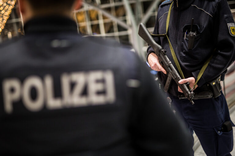 Cadena perpetua en Alemania para un kazajo que asesinó a dos hombres tras apuñalarlos unas 50 veces