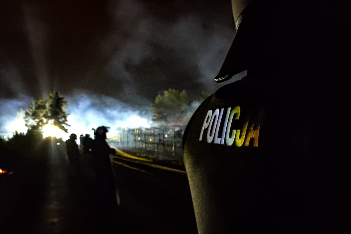 Detenido un estudiante de Zimbabue tras caminar desnudo por un puente en Polonia y obligar a una mujer a esconderse por la escena