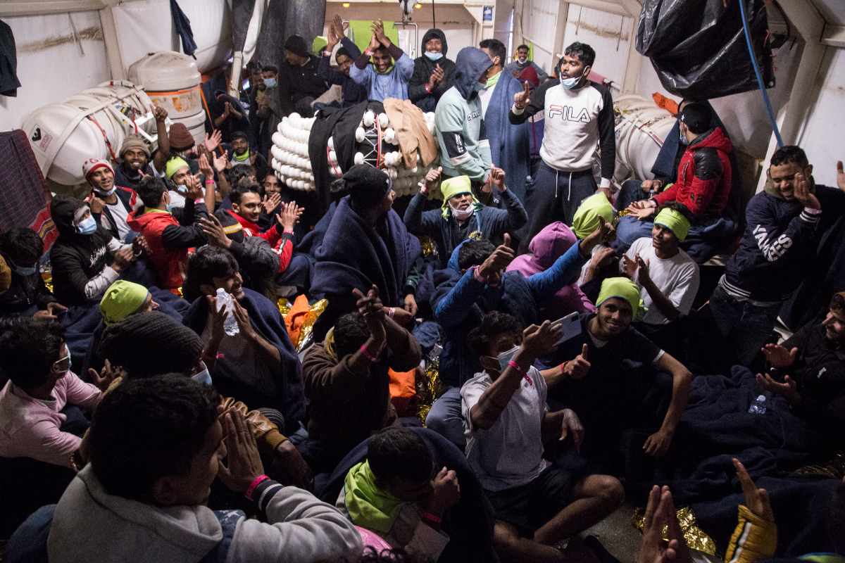 La ciudad alemana Hamburgo gastó casi 600 millones en hoteles para inmigrantes entre 2022 y 2025 mientras crece su deuda