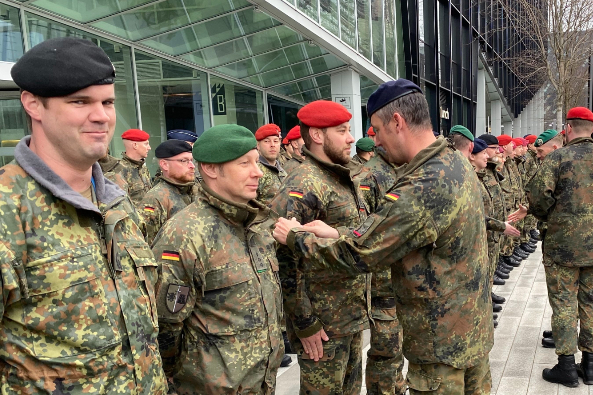 Alemania plantea movilizar reservistas hasta los 70 años ante la falta de soldados