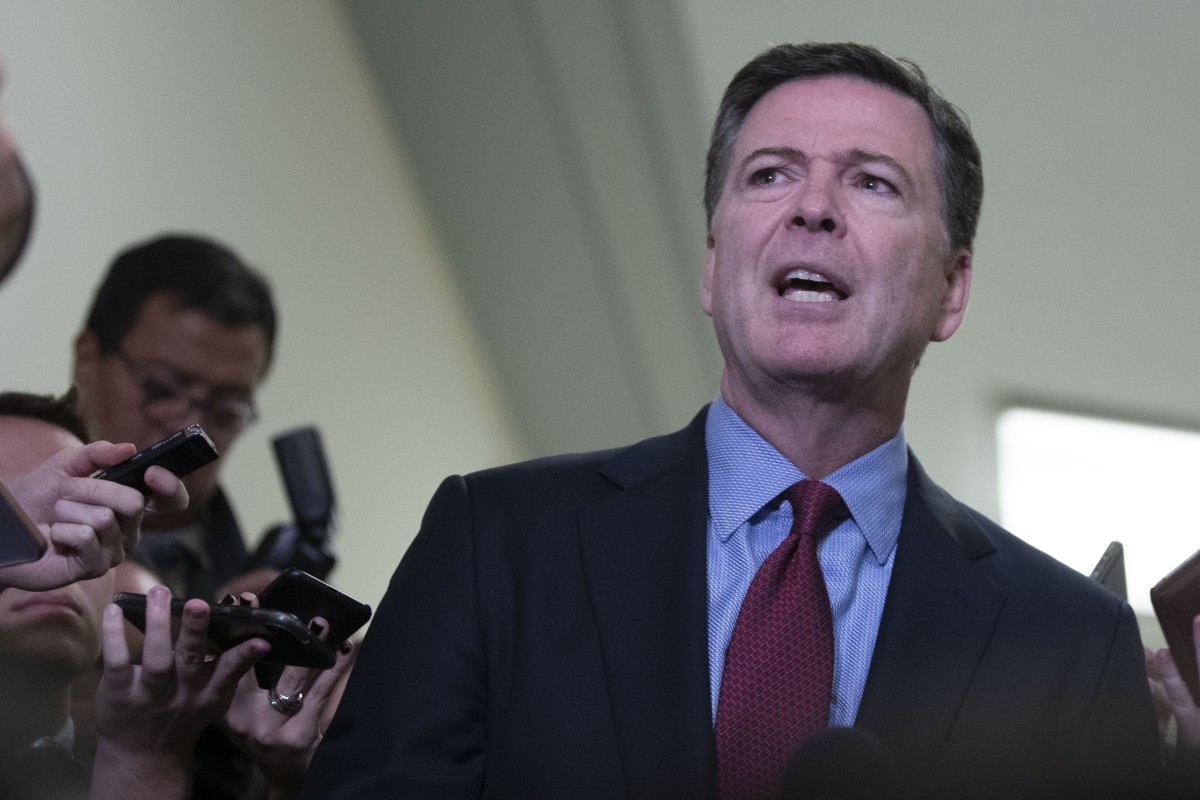 El exdirector del FBI James Comey, acusado por difundir amenazas contra Trump a través de Instagram
