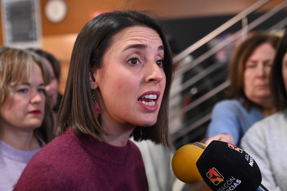 La ley trans de Montero impulsa tratamientos hormonales con riesgos como coágulos, ictus o cáncer, según asociaciones