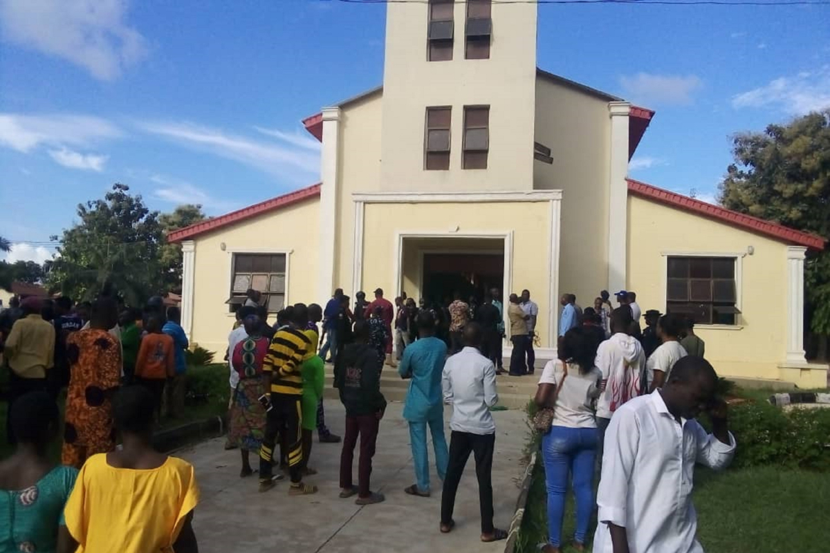 Nuevo ataque contra cristianos en Nigeria: asesinan a un pastor y secuestran a varios fieles en una iglesia