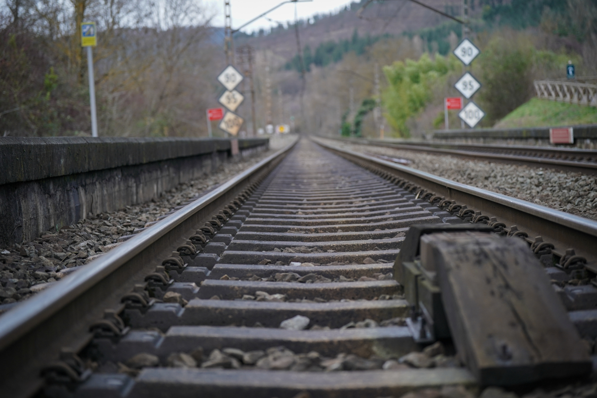 Muere un trabajador arrollado por un tren mientras trabajaba en mantenimiento de vías en Ciudad Real