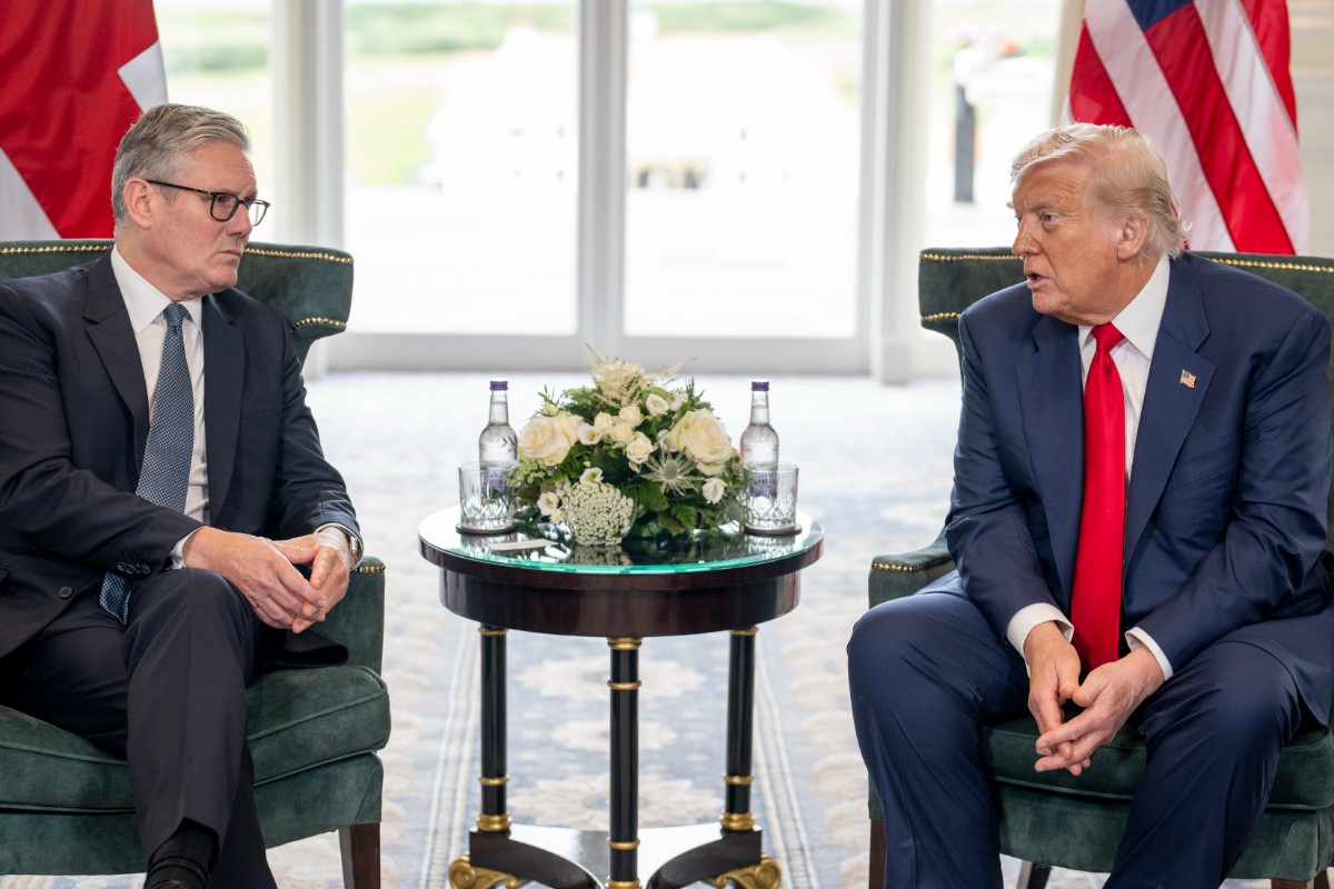 Starmer discute con Trump los detalles de un plan para reanudar el tráfico marítimo en el estrecho de Ormuz