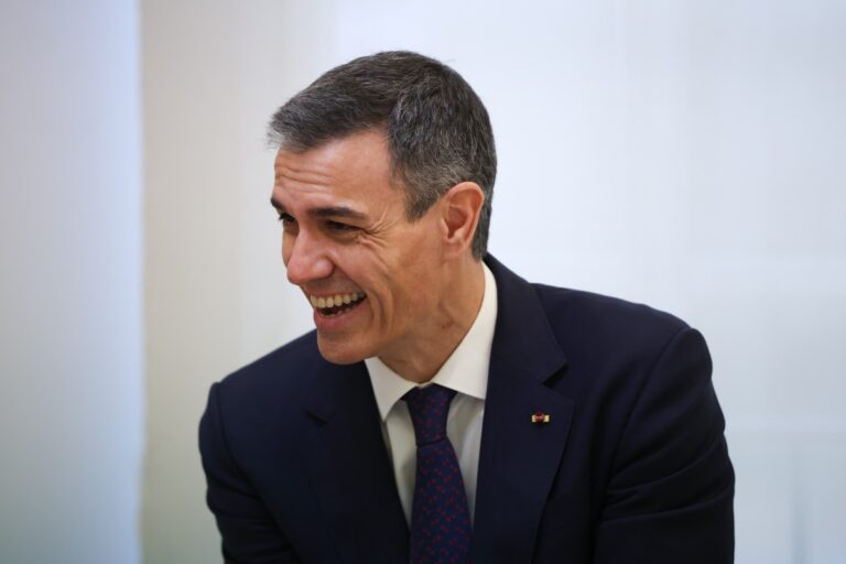 Sánchez aumenta la deuda pública en 64.400 millones en seis meses y la lleva a un récord de 1,76 billones