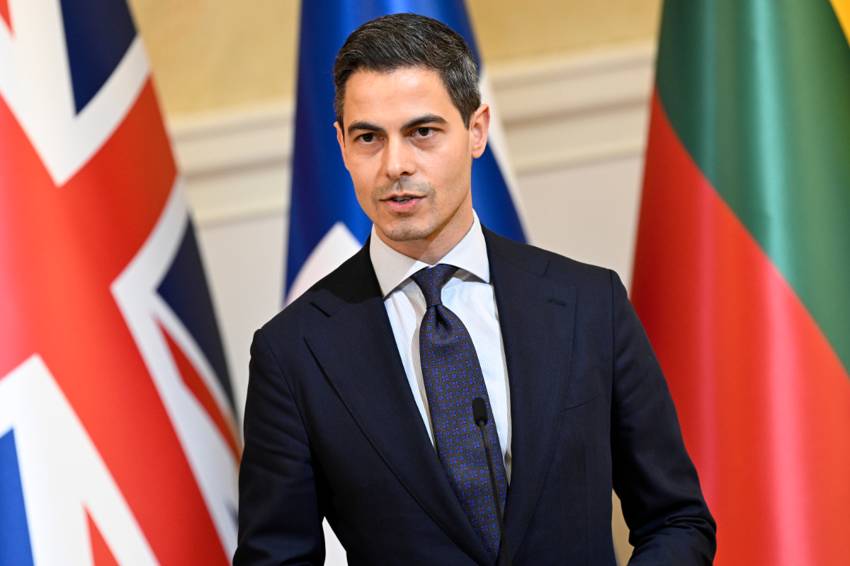 El Gobierno neerlandés quiere borrar «padre» y «madre» de las guías oficiales para «no discriminar» e «incluir a todo tipo de familias»