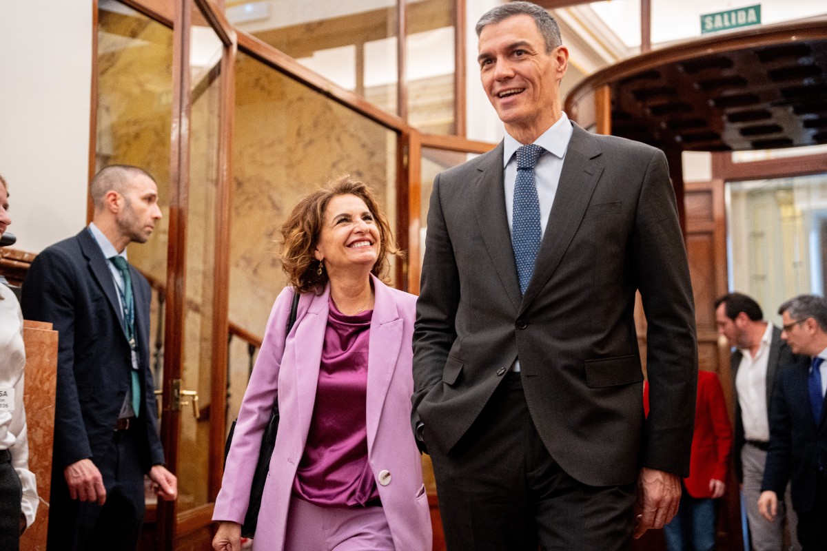 Sánchez presume de calidad democrática mientras los indicadores internacionales alertan de deterioro institucional en España