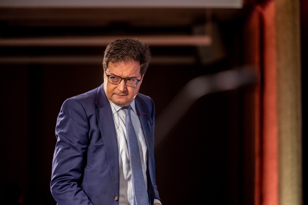 El ministro Óscar López impulsa otro contrato millonario en Red.es pese al aviso de Hacienda sobre las cartas de Begoña Gómez