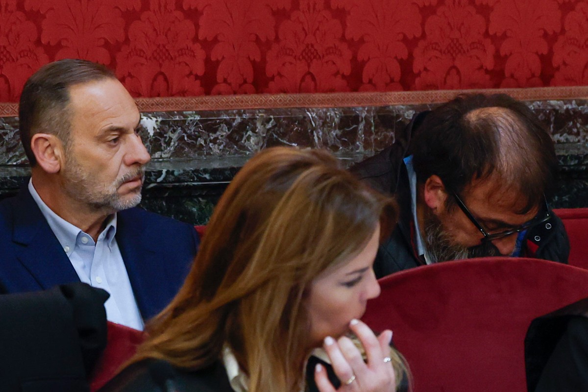 Ábalos prepara su defensa para distanciarse de Koldo y evitar que se le atribuya el dinero en efectivo