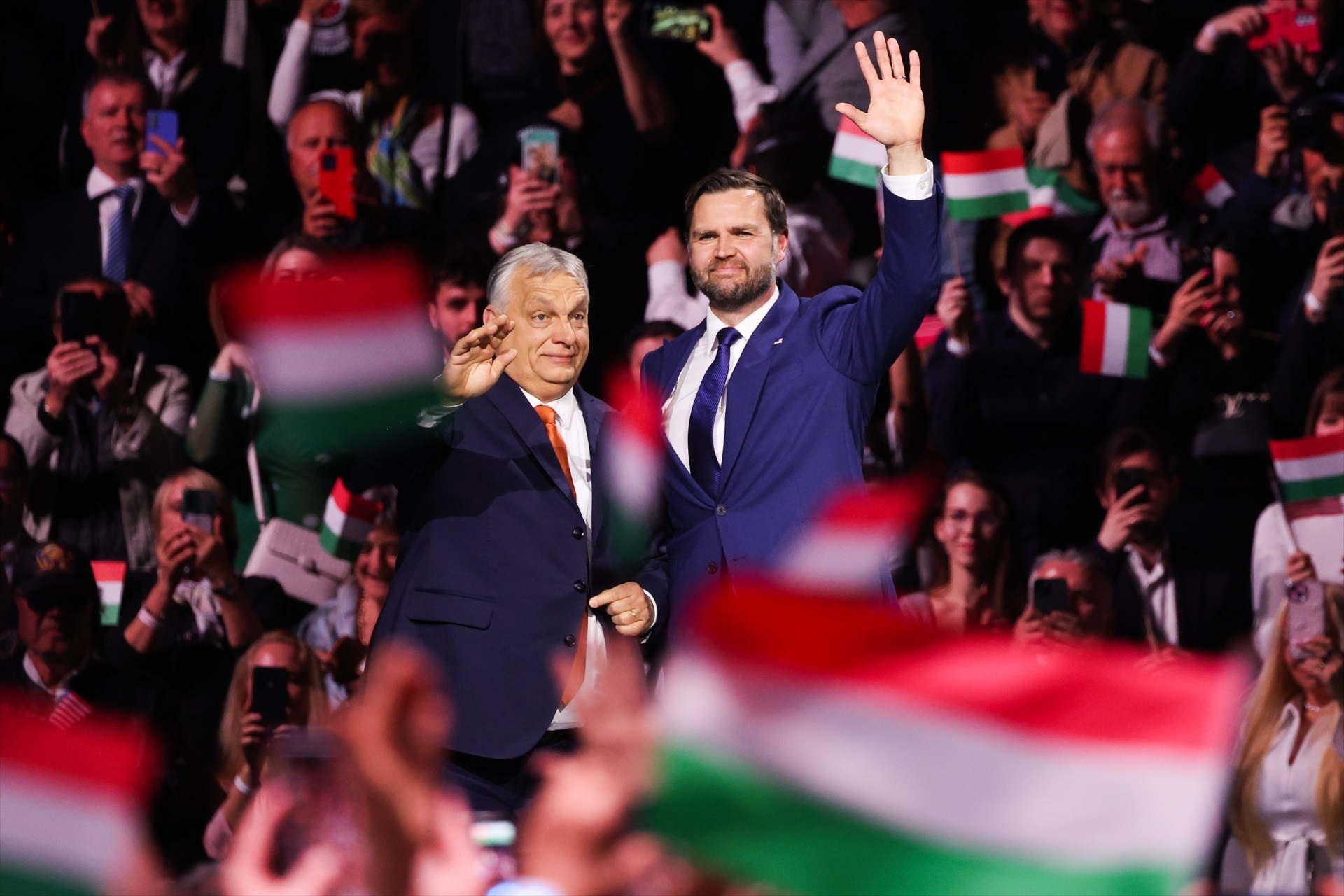 Fidesz cree que Bruselas puede escudarse en «falsas encuestas» para suspender el voto húngaro en la UE si Orbán gana el domingo