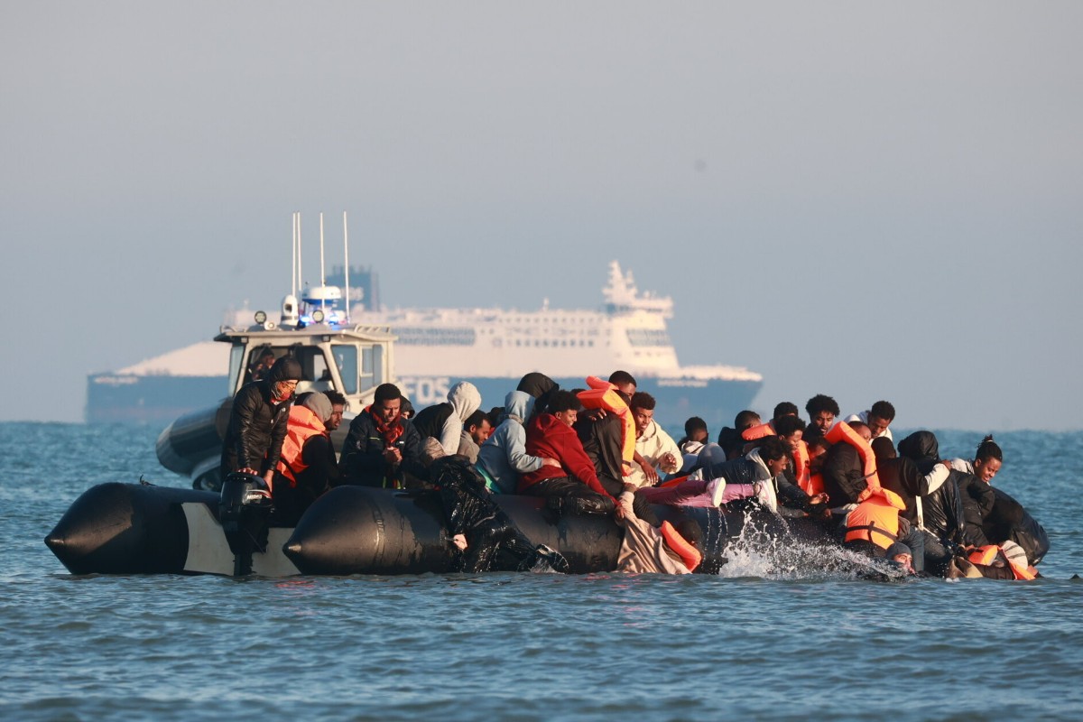 Detenido un sudanés en Reino Unido por transportar inmigrantes ilegales en el canal de la Mancha y provocar la muerte de cuatro de ellos