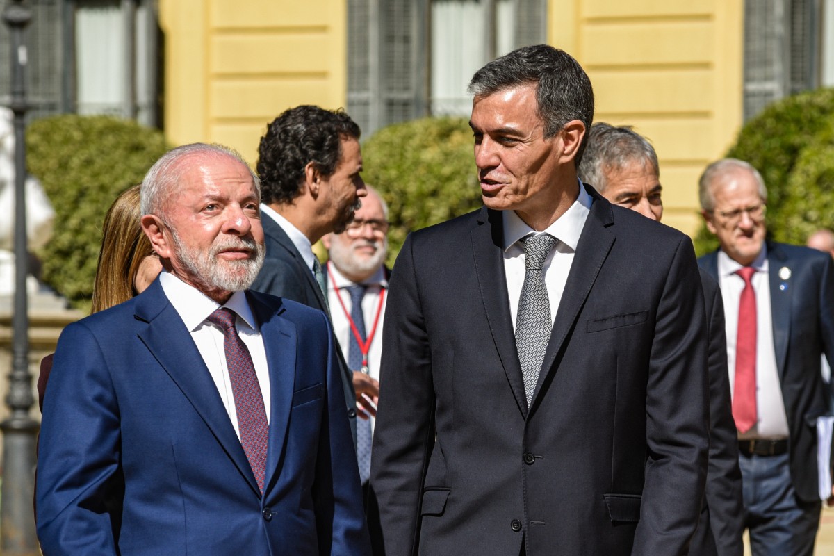 Sánchez amenaza con recurrir «con toda la fuerza del Estado» la prioridad nacional pactada por PP y VOX en Extremadura