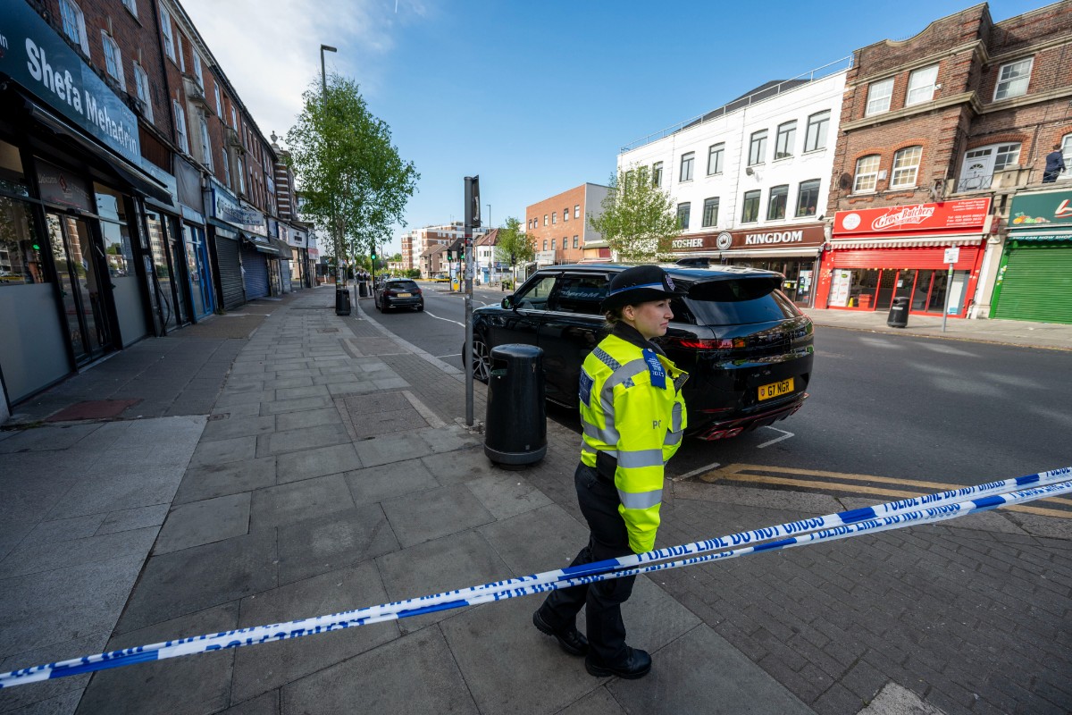 El hombre que intentó apuñalar a dos judíos frente a una sinagoga de Londres es de origen somalí  y estuvo en 2020 en un programa contra el terrorismo