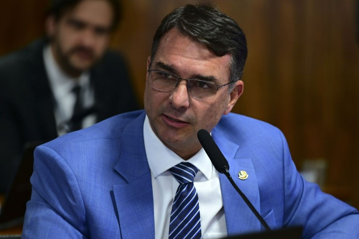 Flávio Bolsonaro carga contra Lula da Silva y asegura que su candidatura presidencial es «un proyecto de Dios para Brasil»
