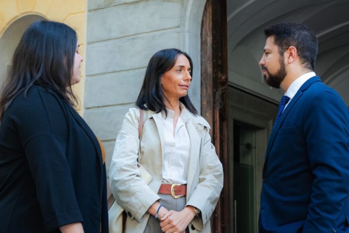 VOX denuncia en Mataró (Barcelona) la línea ACOL: «Cuesta 20 millones de euros a los catalanes y alienta la invasión migratoria»