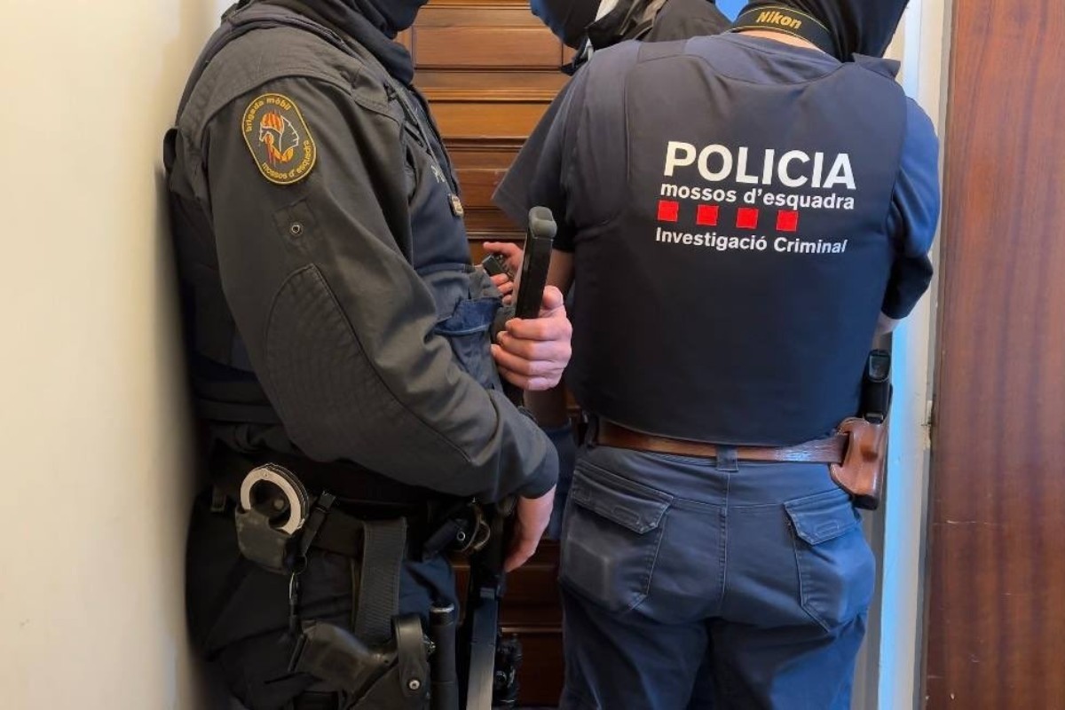 Cinco mossos heridos durante la violenta detención de dos hermanos marroquíes con hasta 30 antecedentes en Vic (Barcelona)