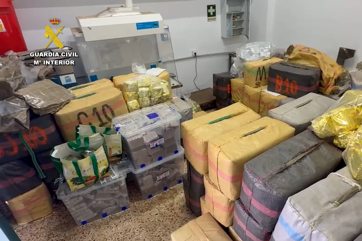 Macrooperación contra la droga: cae un grupo que introducía hachís a gran escala desde Marruecos a las costas de Granada y Almería