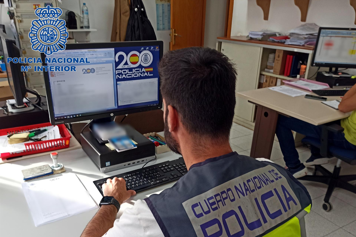 Detenidos cuatro menores en Santurce (Vizcaya) por extorsionar a otro menor y difundir imágenes en actitud sexual en redes