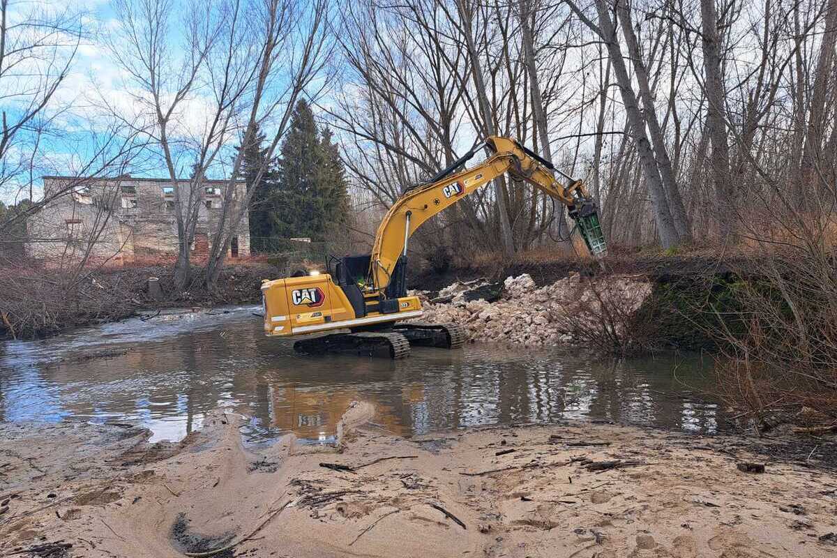 La Justicia ordena que investigue la demolición del azud del río Cega por el posible «grave daño al medio ambiente y al patrimonio histórico»