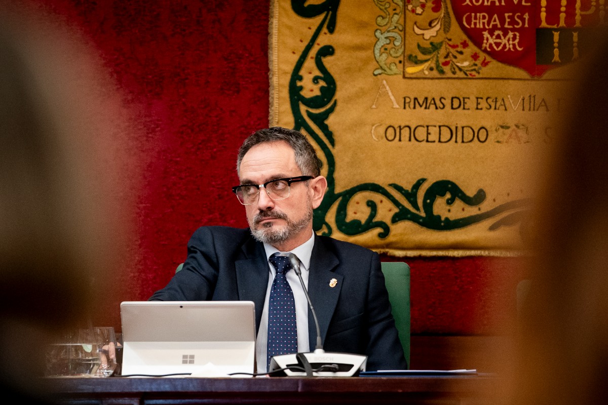 La Fiscalía pide investigar al alcalde de Móstoles (PP) denunciado por acoso sexual y laboral a una exedil