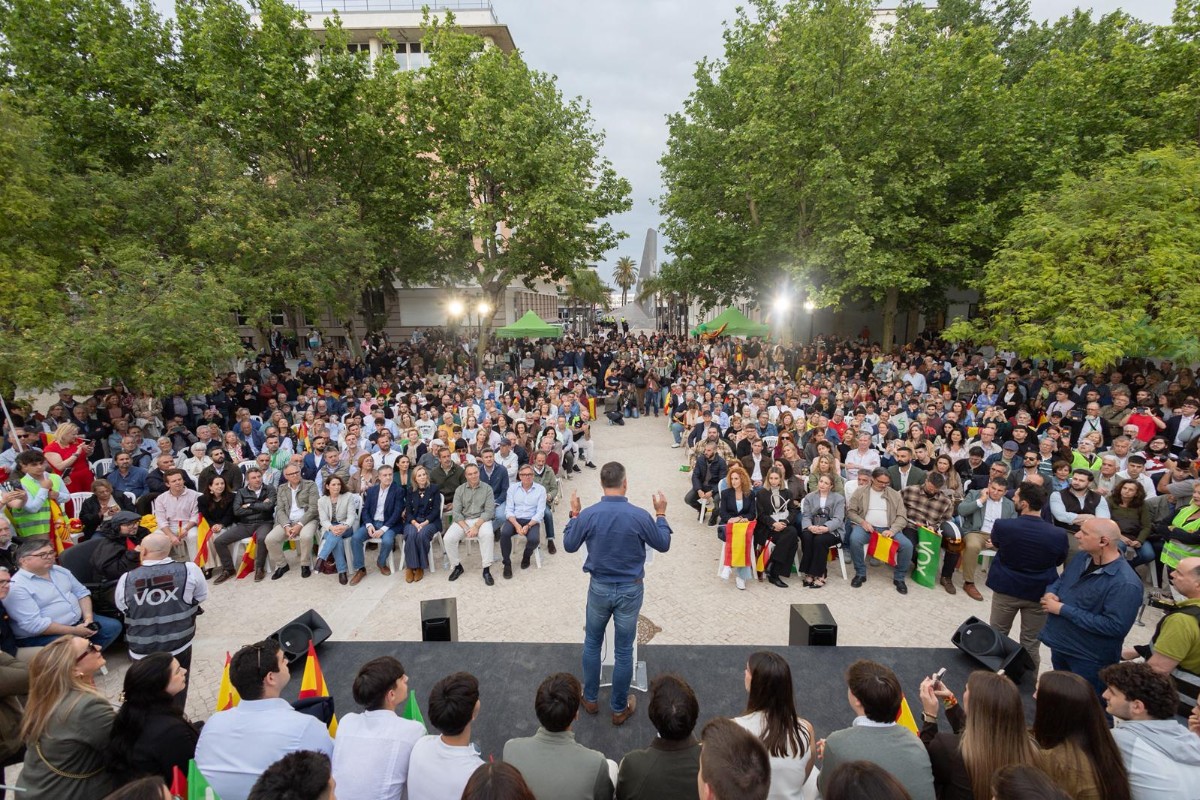 Santiago Abascal, en un acto en Cádiz: «Lo enfermizo es traicionar a tus compatriotas. Nosotros queremos que los españoles dejen de padecer una apartheid en España»