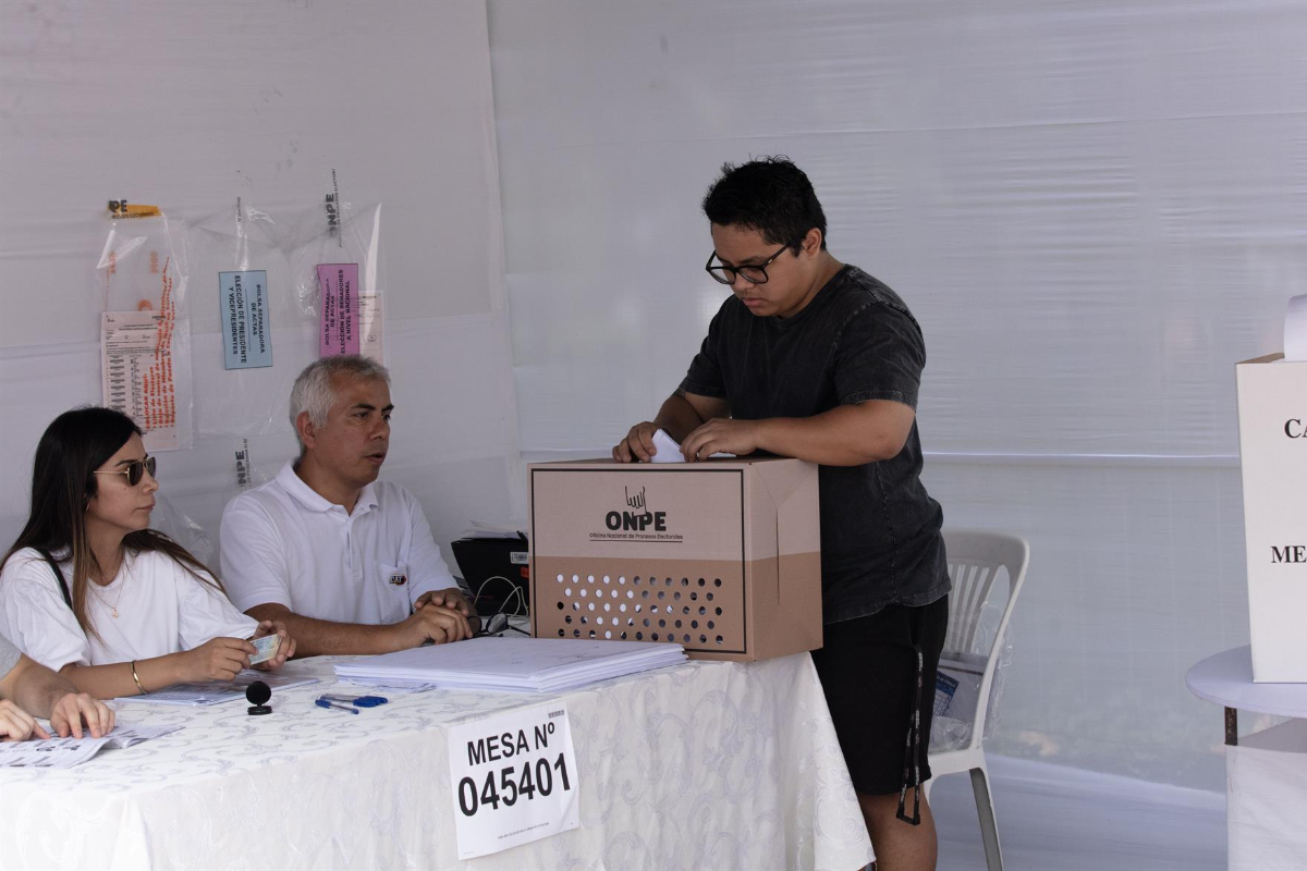 El Jurado Nacional de Elecciones de Perú exige 30.000 actas no entregadas a la ONPE mientras crece la sombra de irregularidades