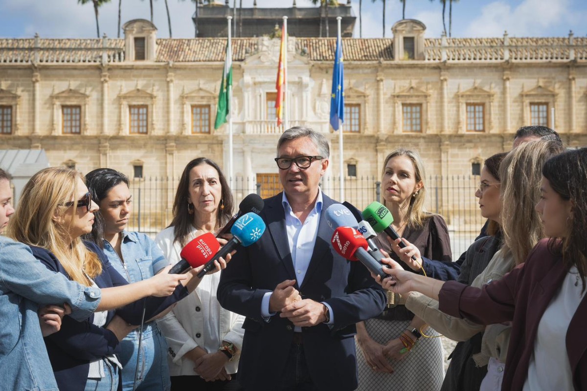 Manuel Gavira (VOX) retrata a PP y PSOE por alentar la inmigración masiva: «Las políticas de puertas abiertas no salen gratis, las pagamos los andaluces»