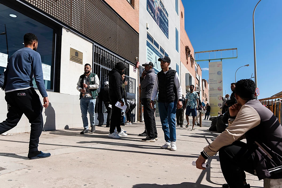 La regularización masiva de inmigrantes ilegales provocará que haya más extranjeros en la provincia de Almería que población total en la capital