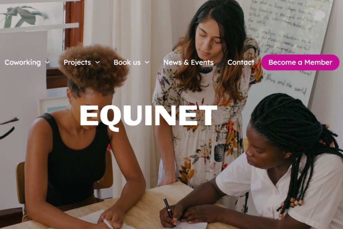 Una cafetería de Berlín no permite la entrada a los blancos, y atiende sólo a mujeres, trans y personas de color