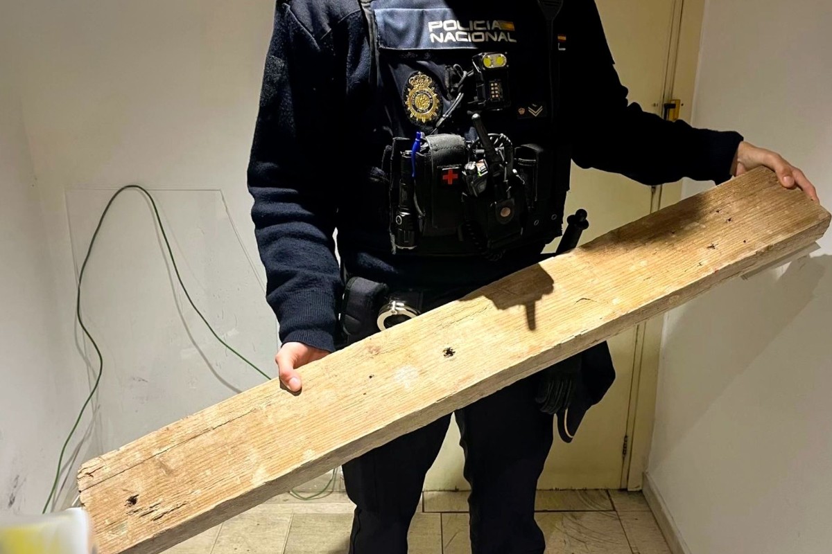 La Policía detiene en Palma a un inmigrante ilegal marroquí con múltiples antecedentes por destrozar comercios y vehículos con un tablón de madera
