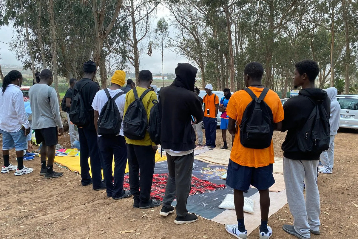 Las ONG en Canarias reciben documentación de familias de menas para gestionar su regularización en el consulado de Senegal en Madrid