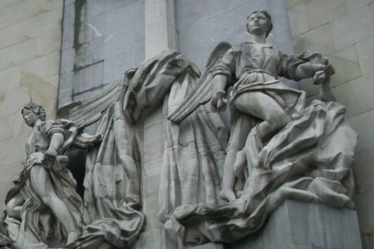 VOX lanza una campaña de firmas en Gijón en defensa del monumento de los Héroes del Simancas: «Transmite belleza, armonía y reconciliación»