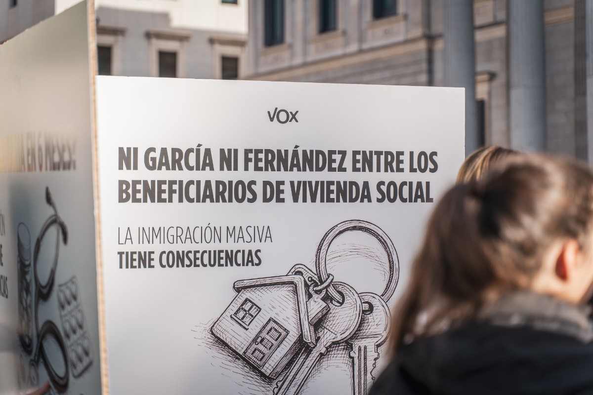 VOX actuará en los tribunales, en las instituciones y en las calles contra la «regularización» masiva de inmigrantes ilegales: «Es una traición a los españoles»