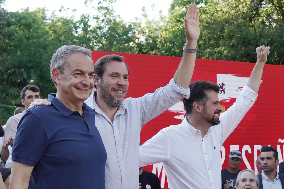 Zapatero impuso una red de cargos afines en Transportes para amañar contratos tras la reestructuración impulsada por Puente