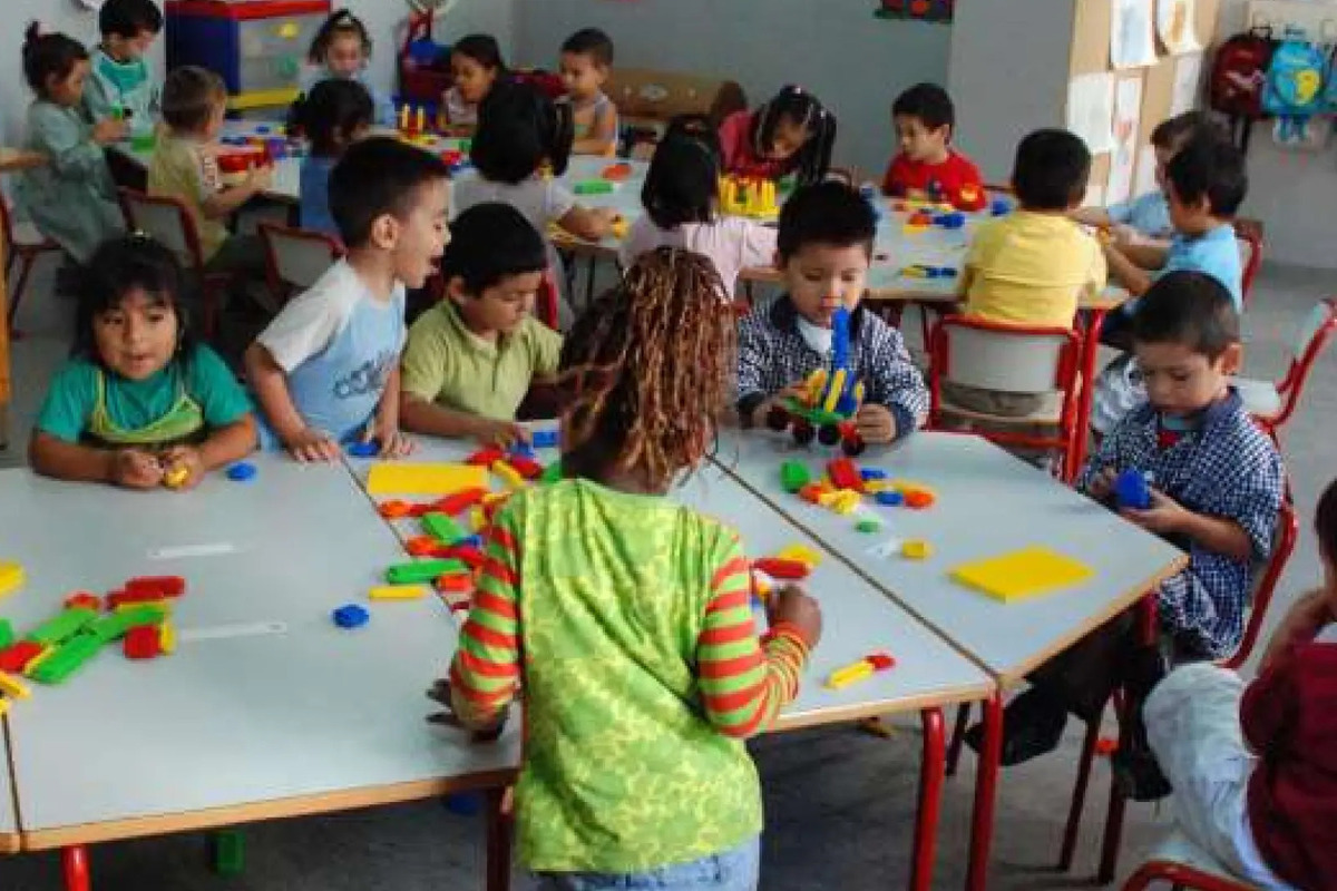 Al menos 240 niños españoles se han quedado sin guardería en el distrito de Villaverde (Madrid) por la llegada masiva de inmigrantes