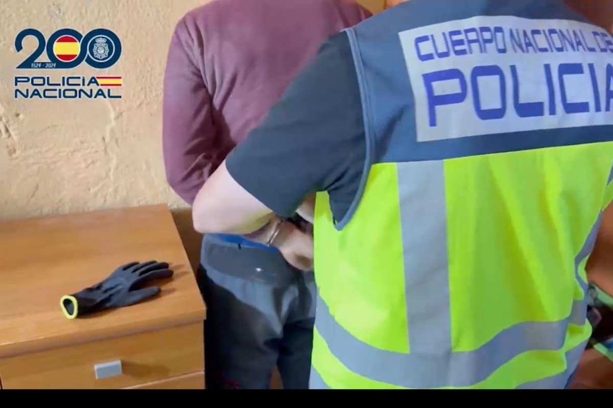 La investigación policial apunta a que okupas argelinos con los que mantenía una deuda mataron de 12 puñaladas al empresario alicantino Jesús Tavira