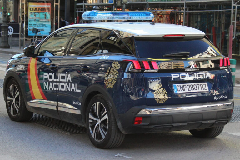 Detenido en Algeciras un patrón de patera marroquí acusado de pilotar una embarcación con 33 inmigrantes ilegales desde Casablanca