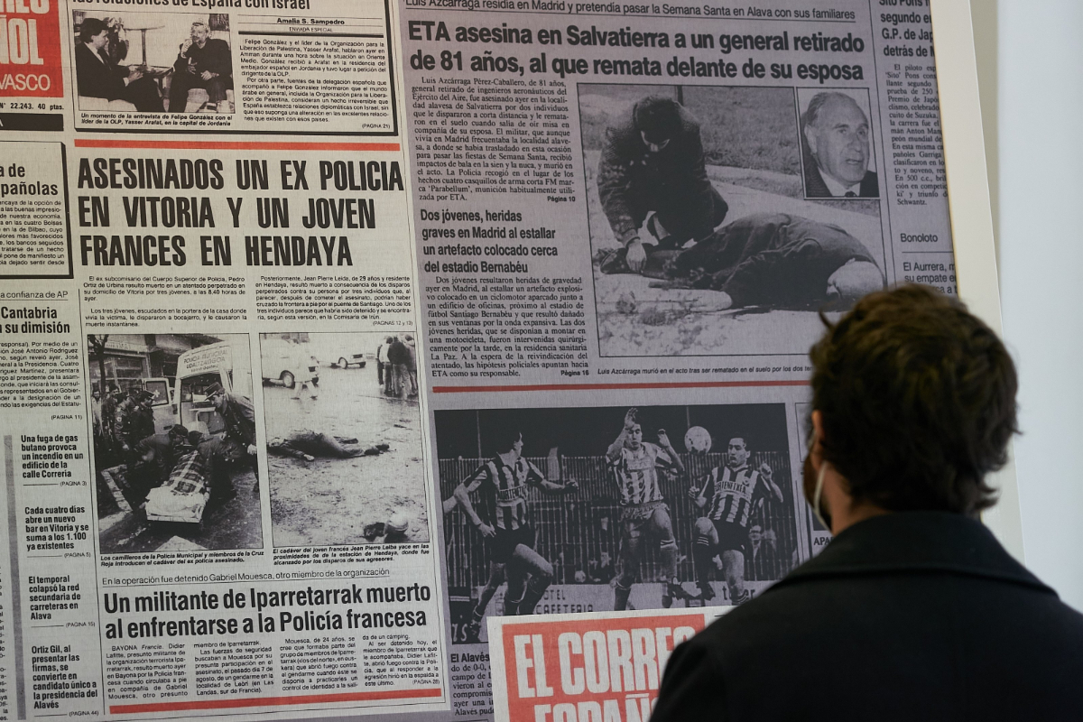 Un libro firmado por profesores universitarios pide incluir en los sistemas educativos la historia criminal de la banda terrorista ETA