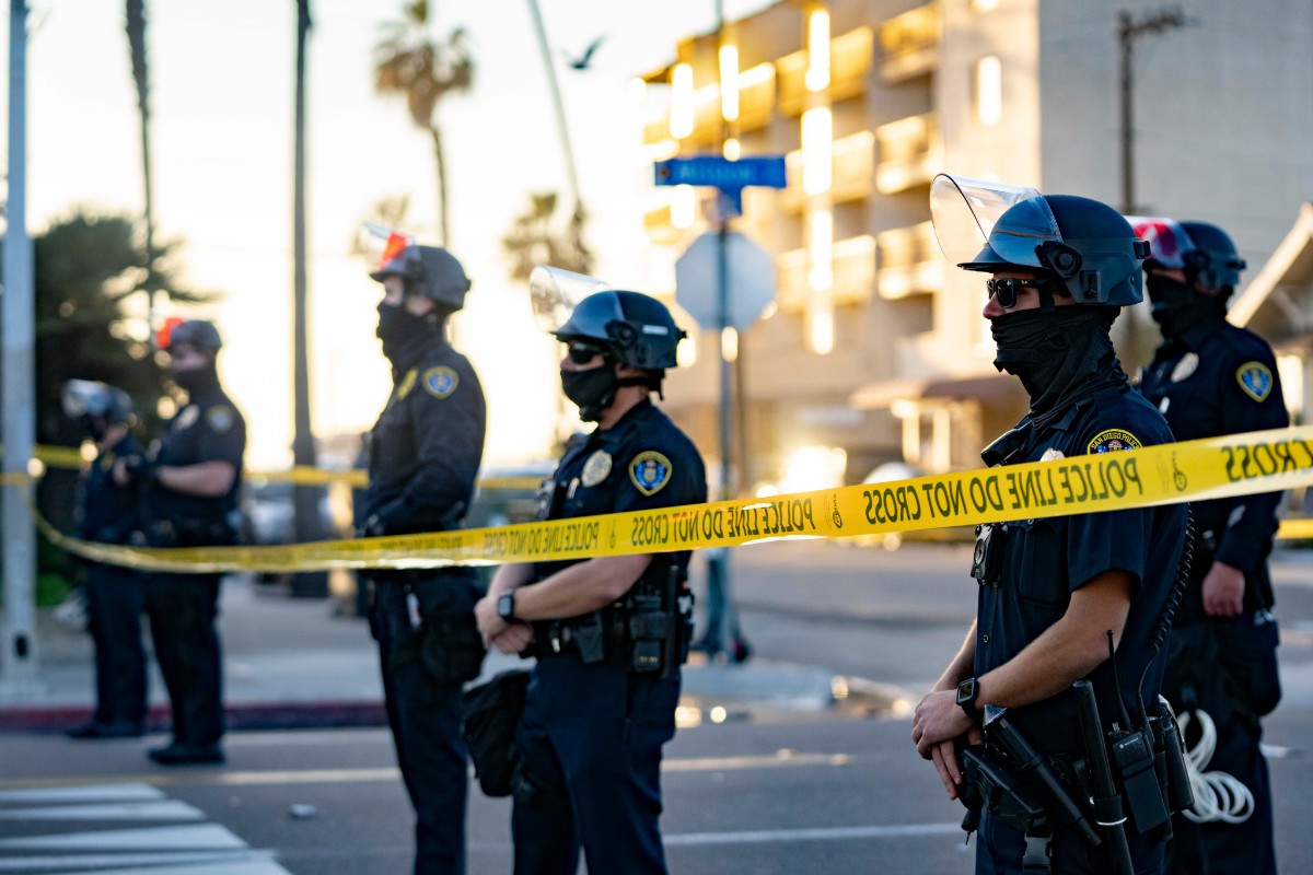 Al menos tres muertos tras un tiroteo cerca de una mezquita en San Diego (Estados Unidos)