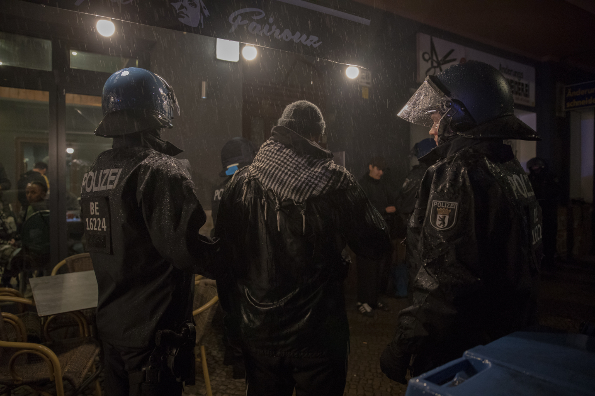 La Policía alemana alerta de una guerra entre bandas turco-kurdas en Berlín tras registrar 515 disparos en 2025: «No les importa herir civiles»