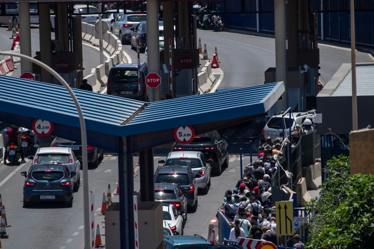 La frontera de Ceuta dispara su actividad un 30% y supera los 11.000 viajeros en un sólo día